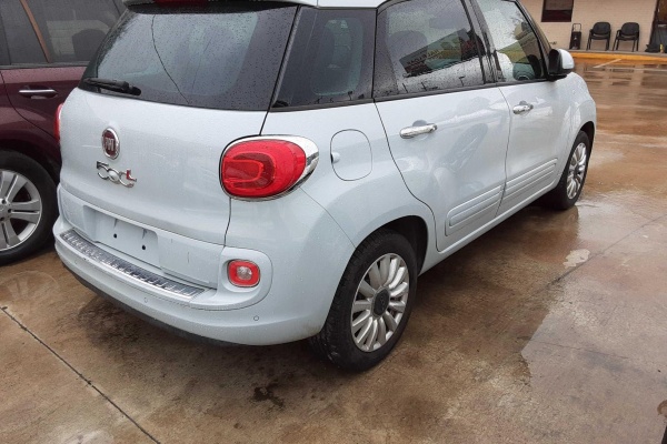 фото Fiat 500L EASY