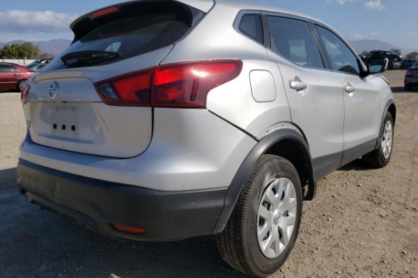 фото Nissan ROGUE SPORT S