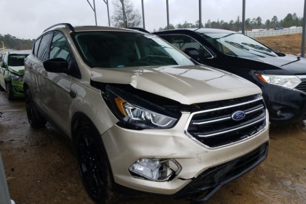 фото Ford Escape SE