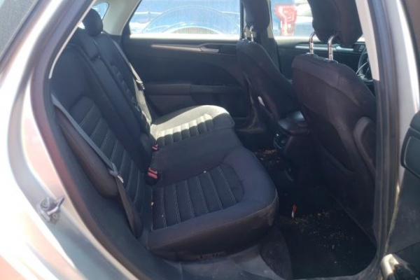 фото Ford Fusion SE