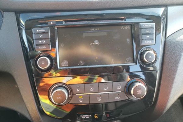 фото Nissan ROGUE SPORT S