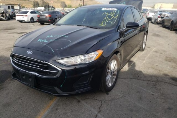 фото Ford Fusion SE