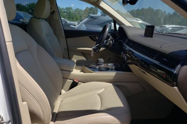 фото Audi Q7 PREMIUM