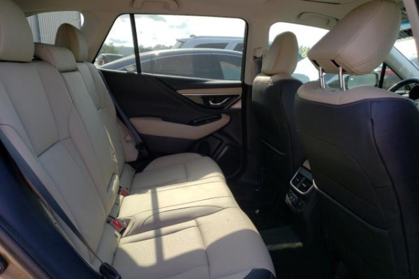 фото Subaru OUTBACK LIMITED