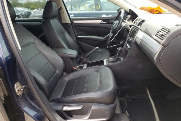 фото Volkswagen Passat SE