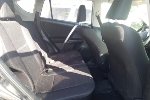 фото Toyota RAV4 LE