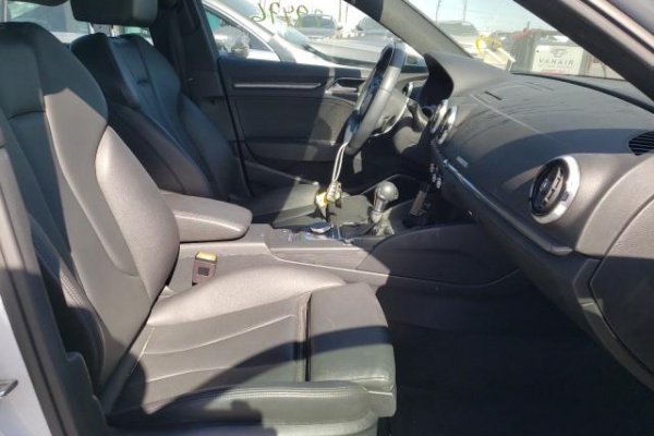 фото Audi A3 E-TRON Premium