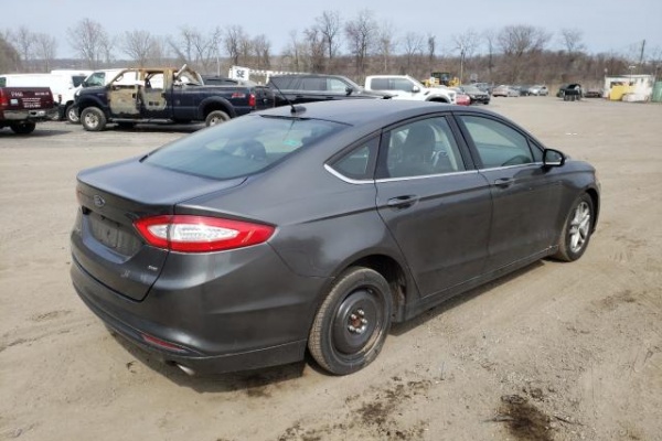 фото Ford Fusion SE