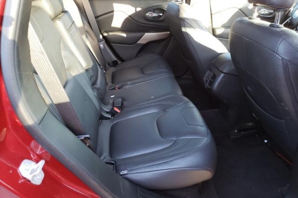 фото jeep CHEROKEE SPORT