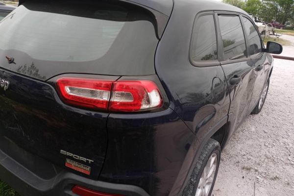 фото Jeep Cherokee SPORT