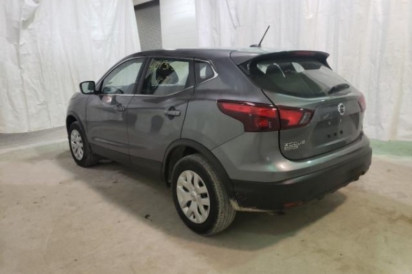 фото Nissan ROGUE SPORT S