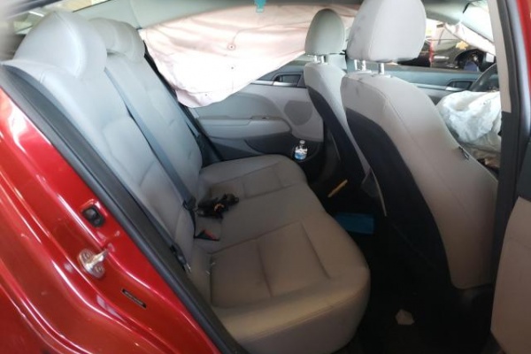 фото Hyundai Elantra SEL