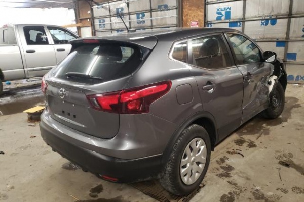 фото Nissan ROGUE SPORT S