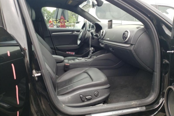 фото Audi A3 E-TRON Premium