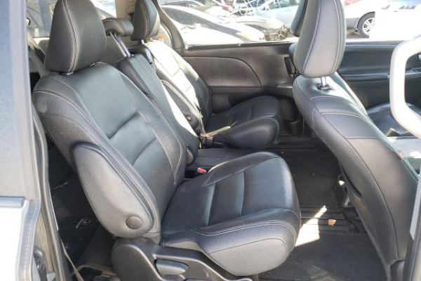 фото TOYOTA SIENNA SPORT