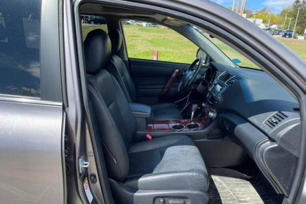 фото Toyota HIGHLANDER HYBRID LIMITED