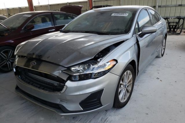 фото Ford Fusion SE