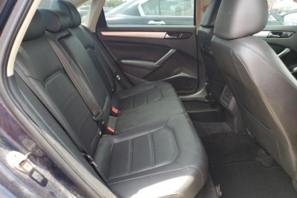 фото Volkswagen Passat SE