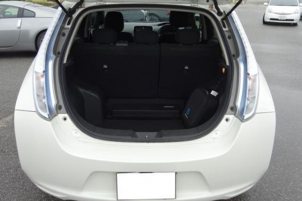фото NISSAN LEAF