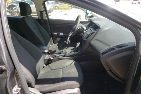 фото Ford Focus SE