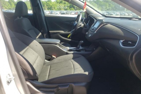 фото Chevrolet Malibu LT