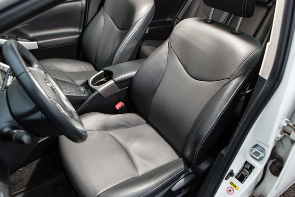 фото Toyota Prius HYBRID