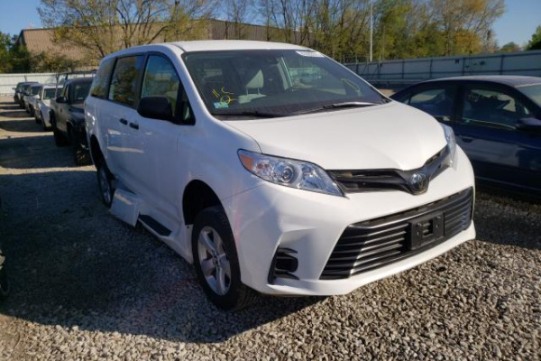 фото TOYOTA SIENNA