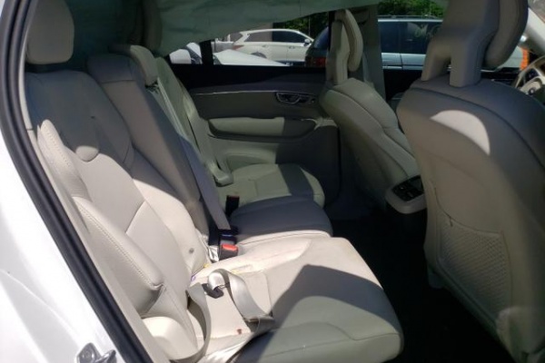 фото Volvo XC90 T5