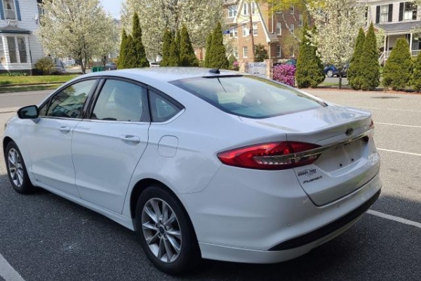 фото Ford Fusion SE