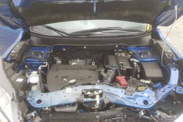 фото MITSUBISHI OUTLANDER