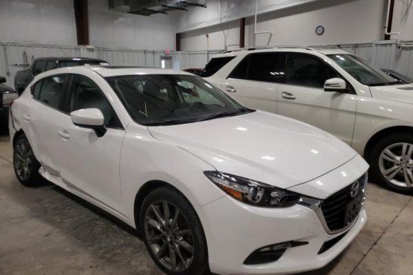 фото Mazda 3 TOURING