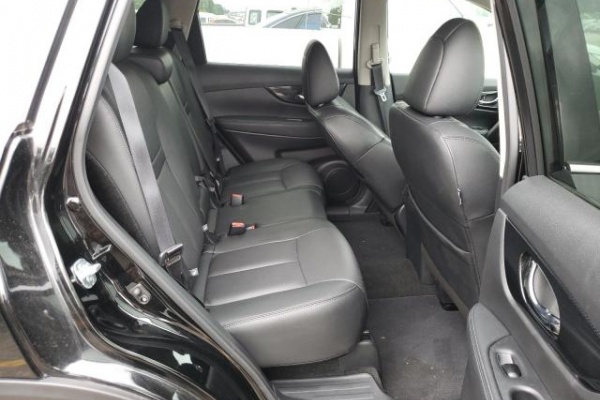 фото Nissan ROGUE S