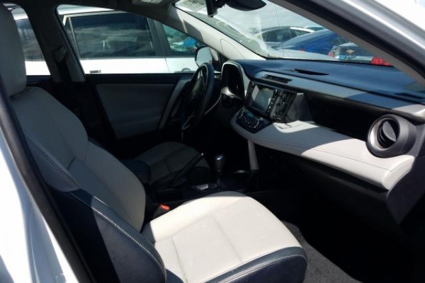 фото Toyota RAV4 LIMITED