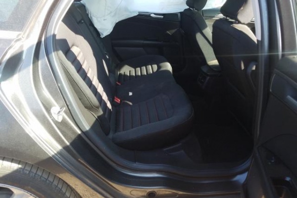 фото Ford Fusion SE