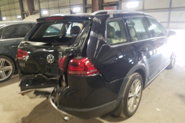 фото Volkswagen golf ALLTRACK S