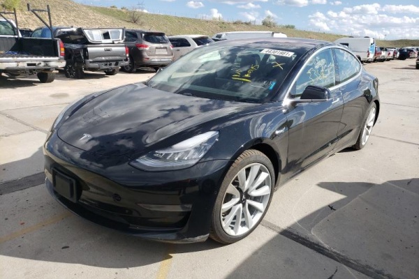 фото Tesla MODEL 3