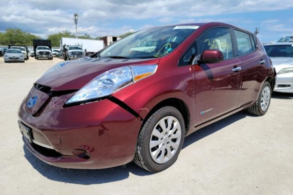 фото Nissan Leaf S