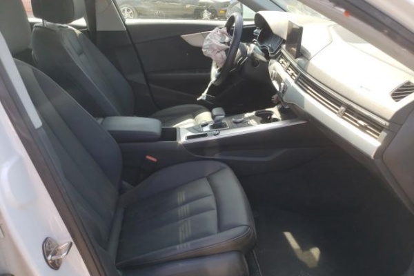 фото Audi A4 Premium