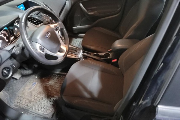 фото Ford Fiesta SE