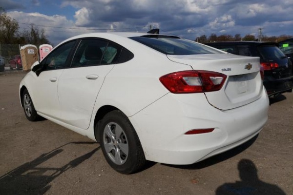 фото Chevrolet Cruze LS