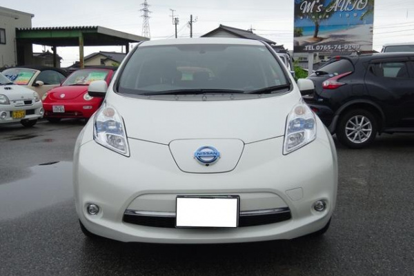 фото NISSAN LEAF