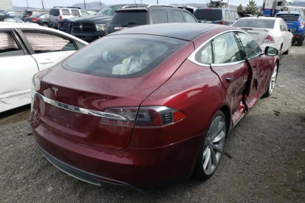 фото Tesla MODEL S