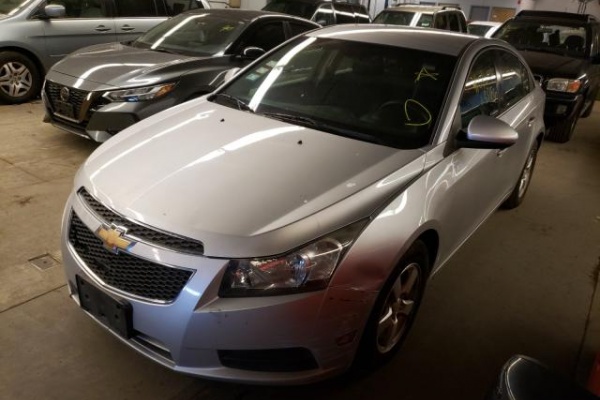 фото Chevrolet Cruze LT