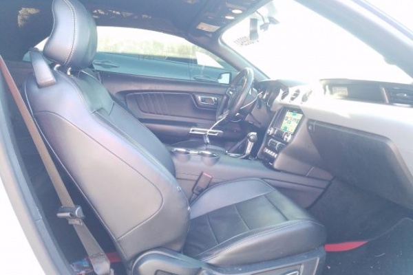 фото Ford Mustang