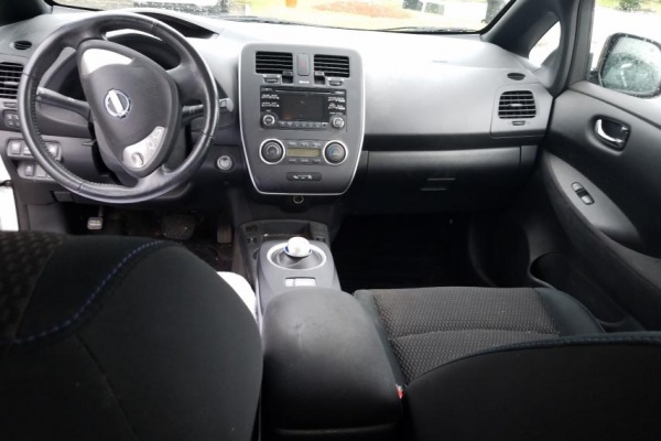 фото Nissan Leaf S