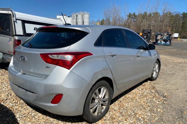 фото Hyundai Elantra GT