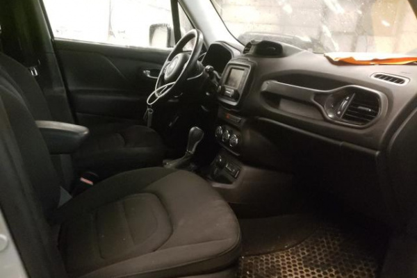 фото JEEP RENEGADE LATITUDE