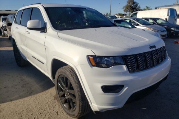 фото jeep GRAND CHEROKEE LAREDO