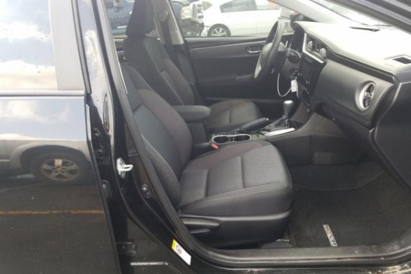 фото Toyota COROLLA L