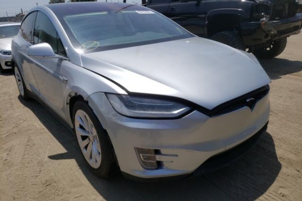 фото Tesla MODEL X
